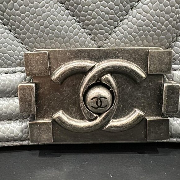RARE Chanel Boy Bag Grey Gray Chevron Caviar Leather Medium Holiday Gift - Picture 2 of 8